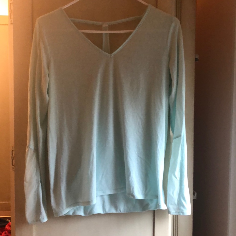 Alo workout shirt